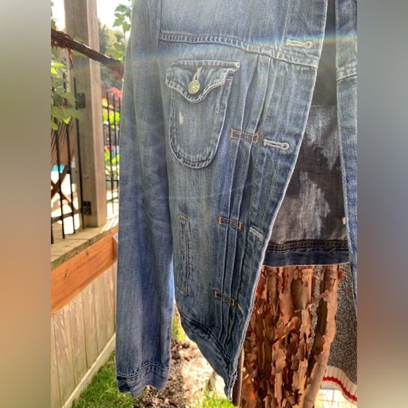 J Crew Denim/Jean jacket Sz. S Pleating Pockets Light Wash - Picture 9 of 11